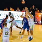GLORİA SPORTS ARENA’DA BASKETBOL HEYECANI