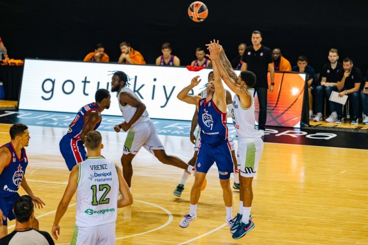 GLORİA SPORTS ARENA’DA BASKETBOL HEYECANI