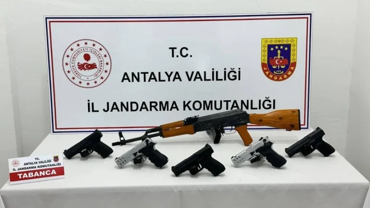 Jandarmadan silah kaçakçılarına baskın