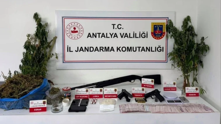 Jandarmadan uyuşturucuya geçit yok