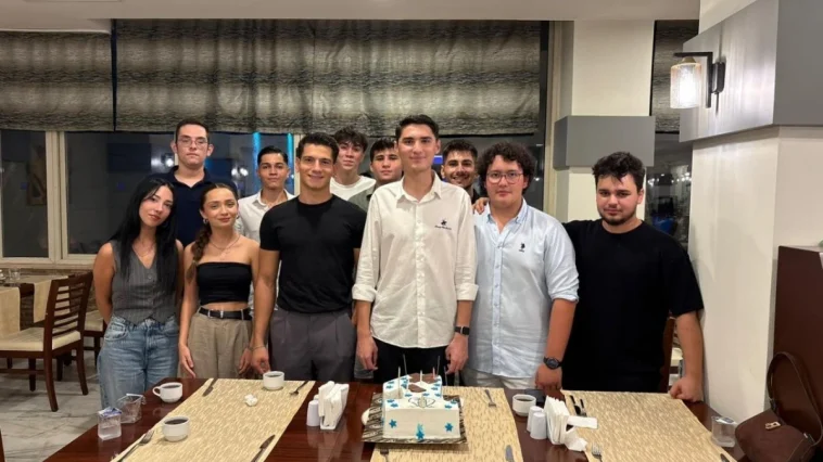 Kemer'de gençlik meclisi kuruluş yıl dönümlerini kutladı