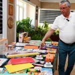 Kemer'de ücretsiz kırtasiye malzemelerinin dağıtımı başladı