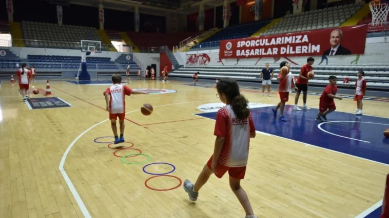 Kepez’de çocuklar sporla gelişiyor