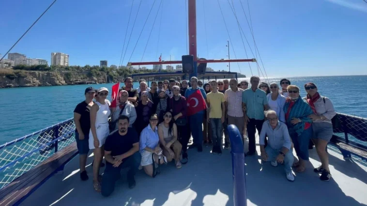 'Kitaplar Konuşuyor' projesinde mavi tur buluşması