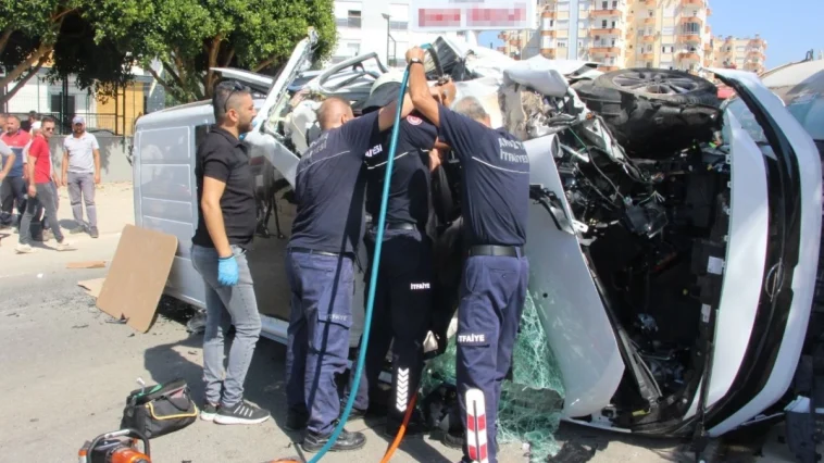 Kumluca'daki kazada 5 kişi yaralandı