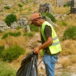 Manavgat Belediyesi’nden tarihi bölgelerde çevre temizliği