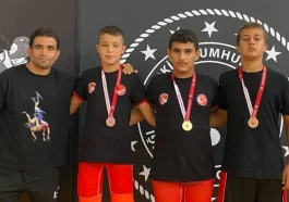 Manavgatlı minik güreşçilerden 14 madalya