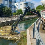 Manavgat'ta belediyeden kanal temizliği