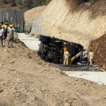 Manavgat’ta devrilen vinçte yangın çıktı