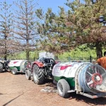 Manavgat’ta kuruyan ağaçlara mahalle desteği