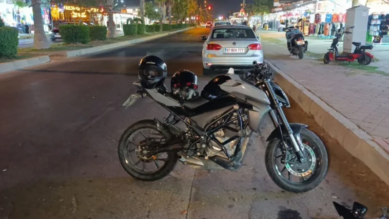 Manavgat’ta motosikletler çarpıştı: 3 yaralı
