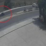 Manavgat'ta şarampole uçan otomobilin sürücüsünün burnu bile kanamadı