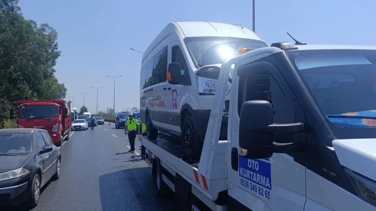 Manavgat’ta servis kazası: 5’i çocuk 6 yaralı