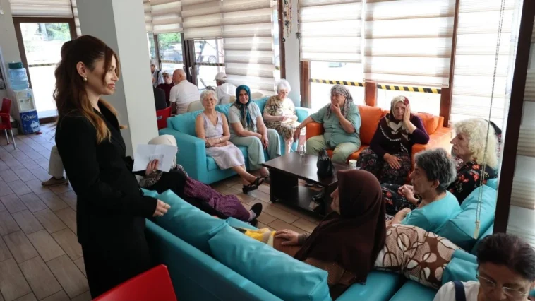 Mavi Ev Alzheimer hastalarının en yakın destekçisi