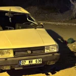 Park halindeki araca çarpan otomobilin sürücüsü firar etti