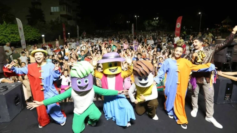 Sahne Kepez, Güneş Mahallesi’ni renklendirdi