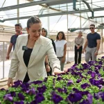 Seraları gezdi, tohum ekimi yaptı