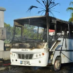 Serik'te park halindeki otobüs yandı
