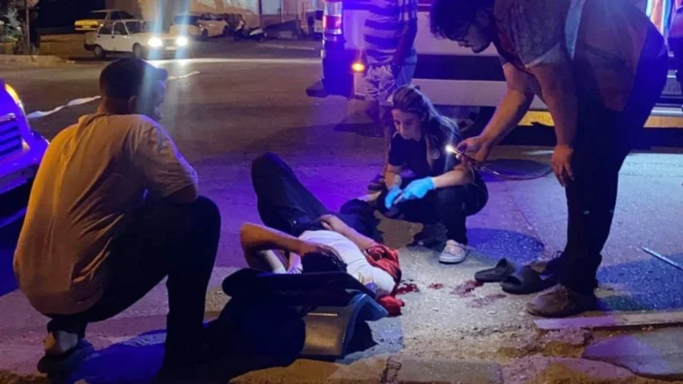 Serik'teki kazada motosikletli kurye yaralandı