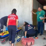 Traktörle çarpışan motosikletin sürücüsü ölümden döndü