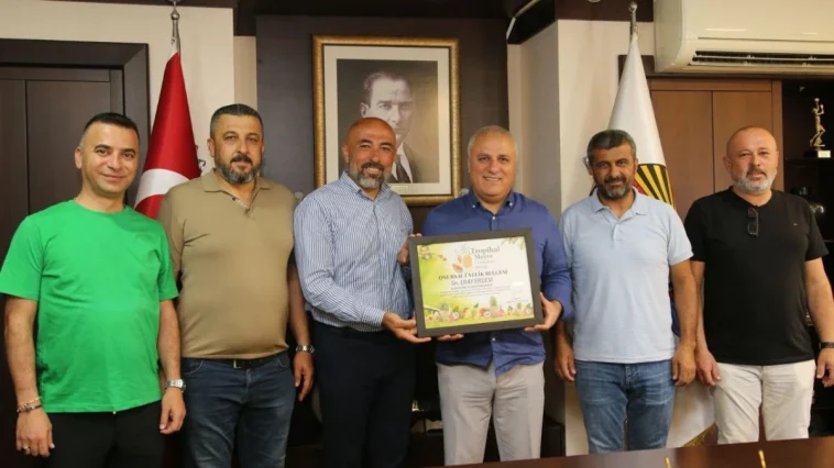 Tropikal üreticilerden Erdem’e onursal üyelik