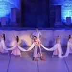 Zorba ayakta alkışlandı