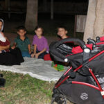 Evini lağım suyu bastı, 4 çocuğuyla sokakta kaldı