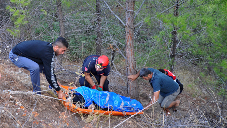 60 metrelik uçuruma yuvarlanan otomobildeki Muhammet, hayatını kaybetti