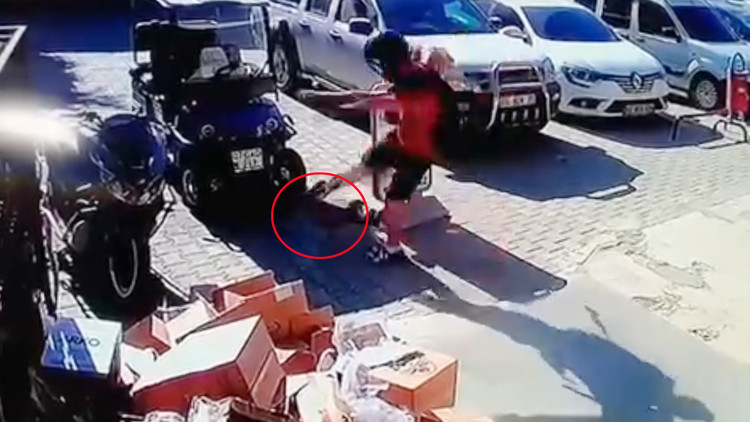 Kediyi tekmeledi tutuklandı