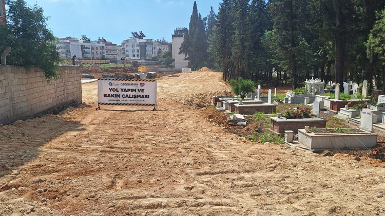 Selanik göçmenlerinin mezarları, yol olmayacak