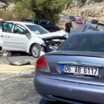 Otomobiller çarpıştı: 8 yaralı