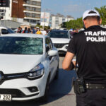 Baba ve oğlunun yaralandığı kaza kamerada