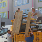 Büyükşehirden bank ve piknik masası desteği