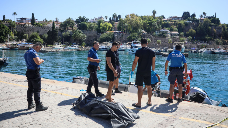 Falezlerden düşen genç hayatını kaybetti