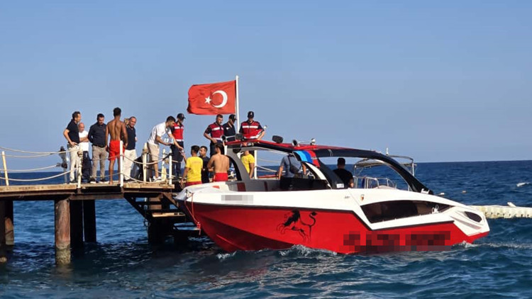 Deniz paraşütü teknesinin çarptığı Rus kadın öldü