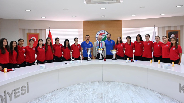 Kepez’den milli takıma 13 hentbolcu