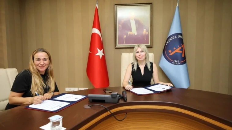 Akdeniz Üniversitesi’nden muhtarlara ücretsiz online eğitim desteği