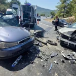 Akseki'de iki otomobil çarpıştı, 8 kişi yaralandı