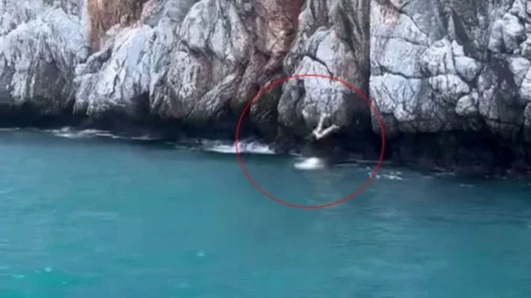 Alanya’da denize ölümüne atlayış