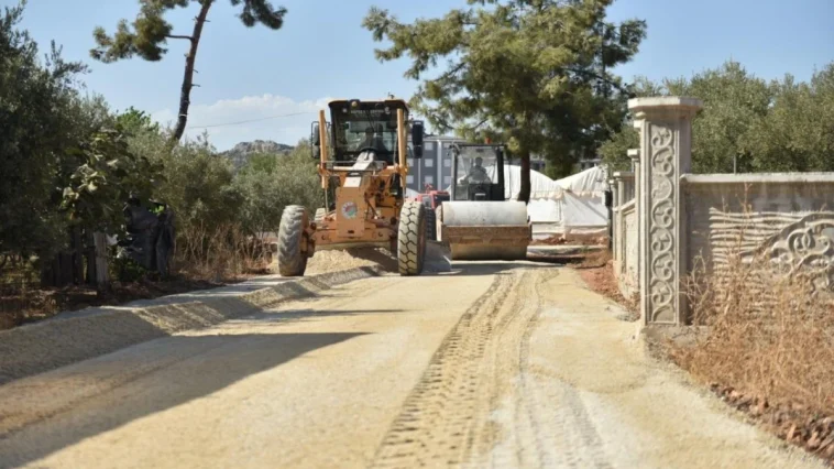 Altıayak’ta sathi asfalt hazırlığı