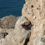 Antalya falezlerinde zorlu kurtarma operasyonu