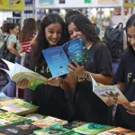 Antalya Kitap Fuarı’na öğrencilerden yoğun ilgi
