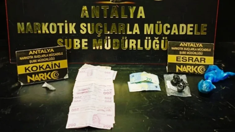 Antalya'da 19 uyuşturucu taciri tutuklandı
