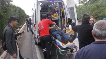 Antalya'da 4 araçlı zincirleme kaza: 2 Alman turist yaralandı