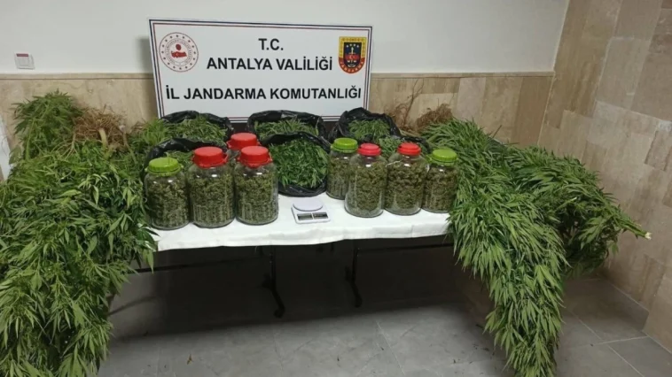 Antalya'da 43 kilo uyuşturucu madde ele geçirildi