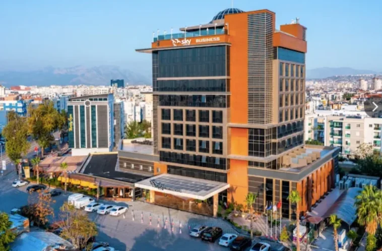 Antalya'da 5 yıldızlı otel 550 milyon TL'ye satışa çıktı