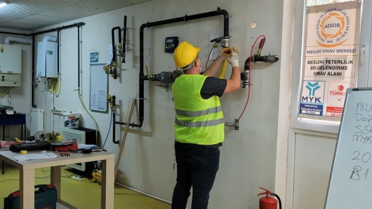 Antalya’da doğal gaz çalışanları sınav heyecanı yaşadı