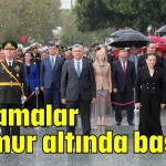 Antalya'da kutlamalar yağmur altında başladı