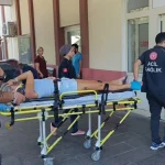 Antalya’da motosiklet devrildi: 2 turist yaralandı