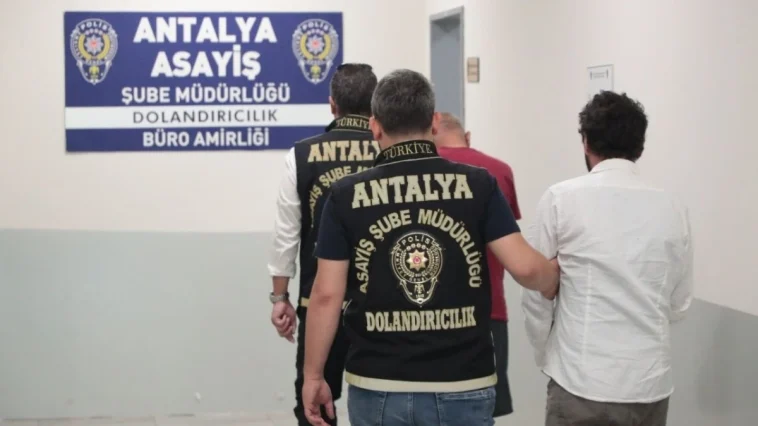 Antalya’da sahte altın dolandırıcıları yakalandı